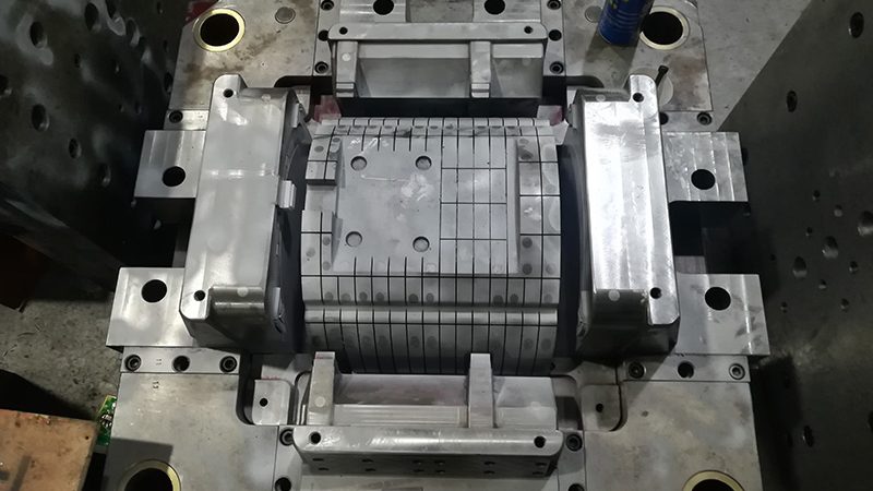 深圳双色模具：揭秘其制造工艺与品质标准**