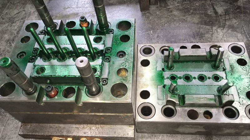 硅胶模具与钢模：蛋糕制作中的双剑合璧