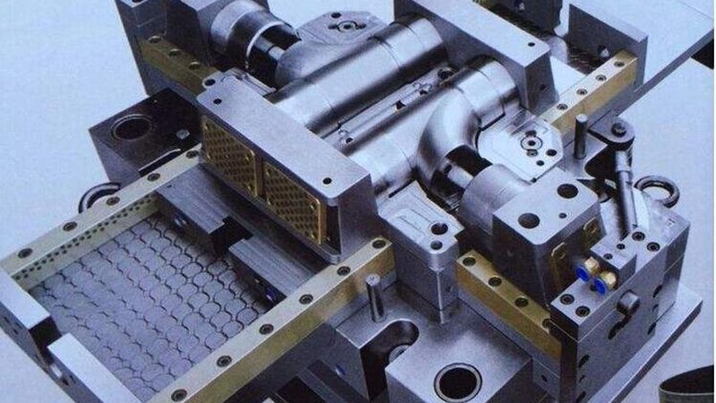 东莞小型模具批发市场：揭秘小型模具的选型与保养
