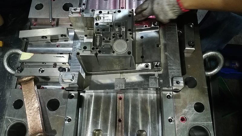 冲压模具尺寸精度，从图纸到零件的三道关