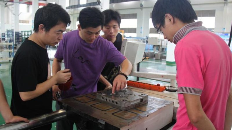 Cr12MoV模具钢：揭秘其与Cr12的区别